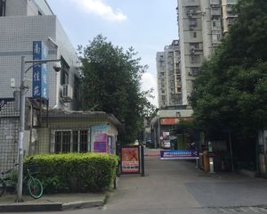 火车站锦泰广场单位电梯三房业主诚心出售