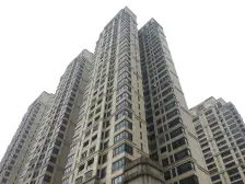 大户型好楼层 满两年 业主诚心出售 带一个车位