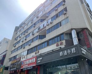 复式公寓,出行方便,出租抢手,近红梅一条街。