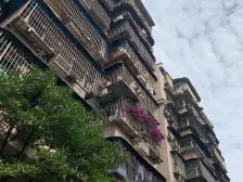 七楼一室一厅带阁楼 楼上可以出租 可以住家