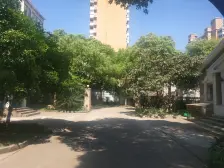 此房满五,一楼带天井 诚心出售,看房有钥匙