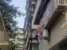 观音桥 爱华隆兴嘉园二房52万