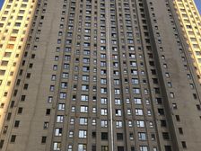 一楼带花园,带地下室带库房通透户型大明厅