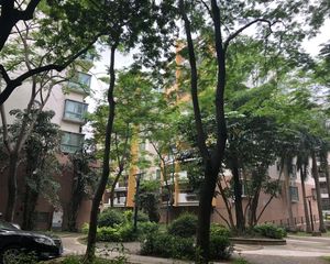 电梯大四房,明亮宽敞,环境舒适,邻近学 校