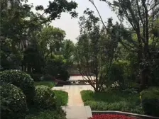 此房有俩车位,院子方正看房方便 着急售出 产权清晰