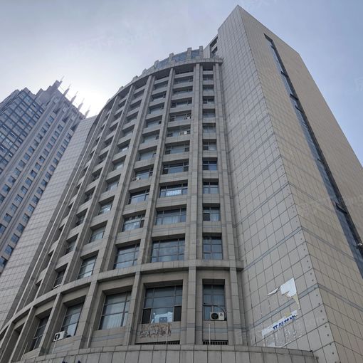 新财富大厦1室1厅1卫南朝向800.00元/月出租