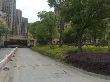 房东诚心 精装修拎包入住 中间楼层