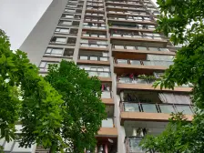 石坪桥正街 楼下公交,一个站轻轨站 住家大两房出售