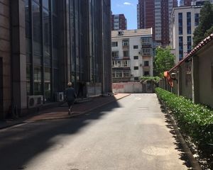东城区,13年建成的商品房社区,世贸物业,管理好。