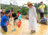 项目举办夏季泳池开放活动