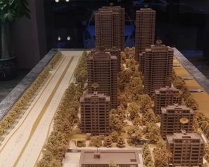 滨河湿地公园旁,精装修次新房,好楼层采光好