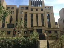 绿地澜庭 4室2厅 南 北