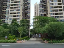 大入户,厅房都是南向 望小区花园安静