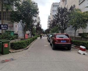 1楼标准一室一厅一厨一卫全明户型双气
