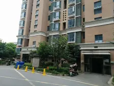 悬珠花园107平3室2厅2卫带15平大车库拎包入住