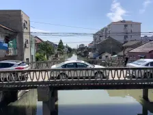 业主买来自住,精装修,可拎包入住。