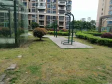 满五唯一三房两厅两卫,业主诚售,小区中间位置好