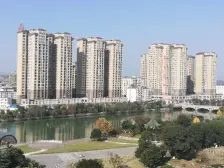 稻花香新小区户型方正采光好,带一点露台