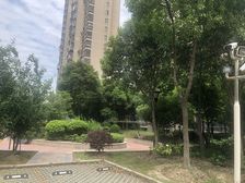 卫生间全明,大开间,品质小区,小区入口附近