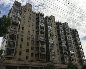 二室一厅,南北通风,视野开阔,采光无限