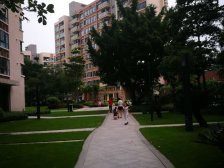 地铁口3房,2楼带平台,诚意出售