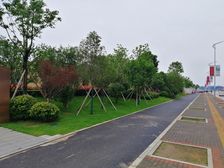 岳阳网红楼盘洞庭湖旁门口雅礼江河颐景城停车很方便
