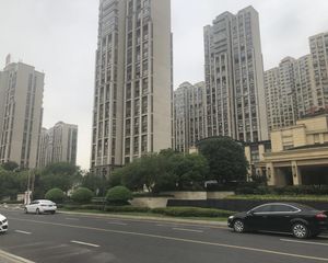 改善四居室双向阳台,合适满二,双轨位置,户型通透!