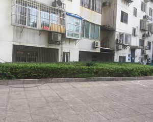 学清路18号院3室1厅南西北