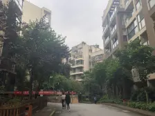 渝中区 双轻轨旁 精装三房 住家安静