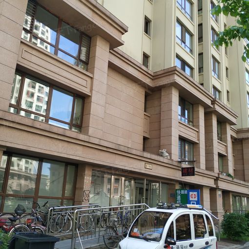 中兴家园1室1厅1卫南朝向2500.00元/月出租