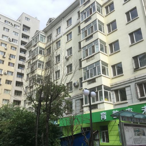 信恒现代城1室1卫东朝向1000.00元/月出租