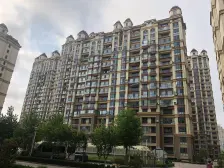 德尚上品打头房,带车位和小棚。