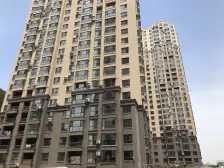 三室南北下跃户型,使用面积充足。