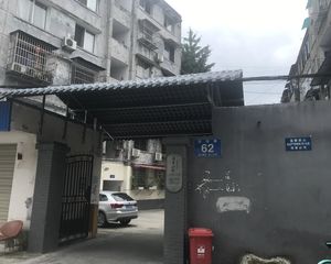 团结巷23号3室1厅东南南