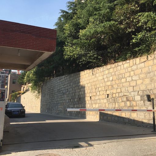 林溪花园住宅3室2厅2卫南北朝向2600.00元/月出租
