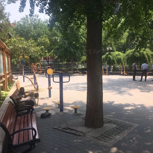三里屯南路2室1厅1卫南朝向7600.00元/月出租