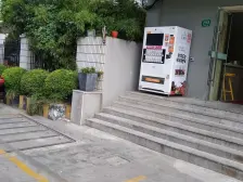电梯两房+精装修,领包入住,看房随时,诚意出售