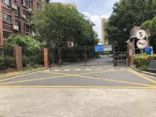 近商场,地铁500米,动迁房,税费少,南北通户型。