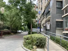 四期边套别墅,自住装修,税低,车位两个,血降出售,看房方便