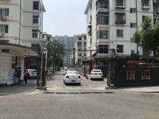 冯村信园小区中间楼层南北通透户型采光充足