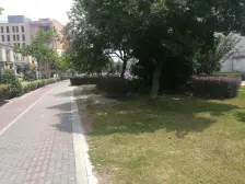 距离地铁站50米,南北双阳台,附赠9平米北房间,全部落地大窗