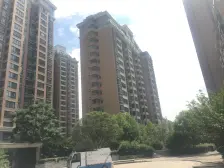 地铁口 双气标准三室 两卧朝南带阳台 得房率高