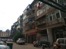 年轻保安大社区,精装修,多层带电梯,保洁后拎包入住