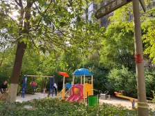 阳光花苑南北通三房,业主诚心出售,看房方便