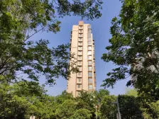 阳光花苑三期四房,精装修,有车位,拎包即住。