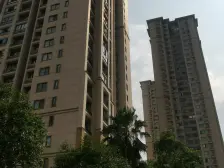 北区精装三室,价格美丽,拎包入住