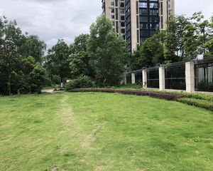 万科公园5号6室2厅南