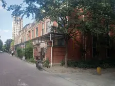 主卧朝南,环境优美,交通便利,居家装修