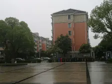 阳光飞机户型,中楼层,采光好,带大落地窗和储物室