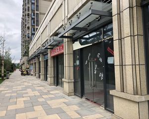 万科公园5号4室2厅东南
